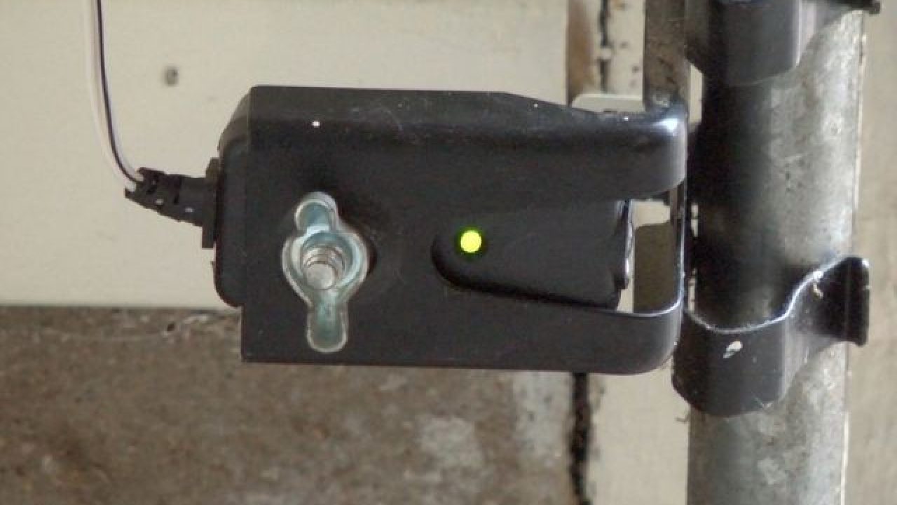 Garage-Door-Safety-Sensor-services2